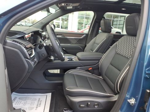 New 2026 GMC Acadia Denali w/ Super Cruise Package image 5