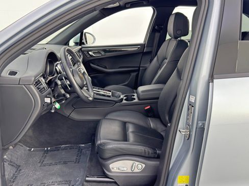 Used 2023 Porsche Macan image 17
