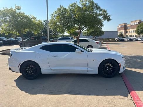 Used 2021 Chevrolet Camaro SS RWD image 4