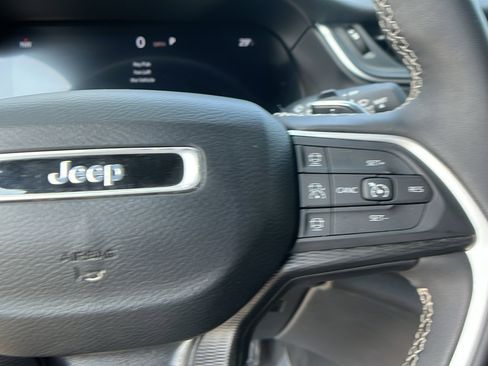 Used 2024 Jeep Grand Cherokee L Laredo image 31