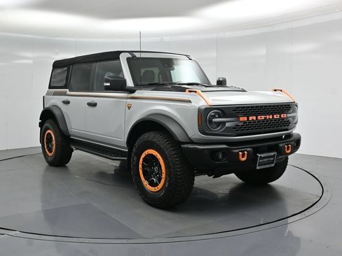 Used 2023 Ford Bronco Badlands w/ Sasquatch Package AWD/4WD image 57