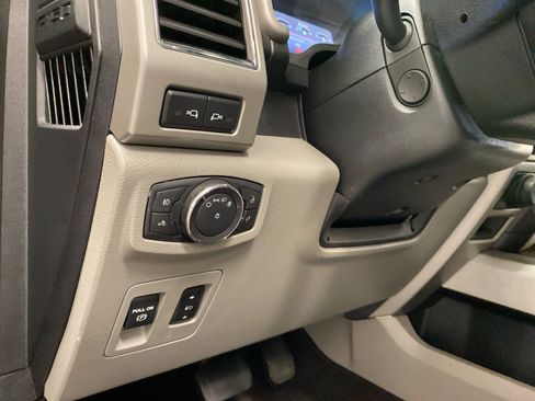 Used 2019 Ford F150 Lariat w/ Equipment Group 502A Luxury image 18