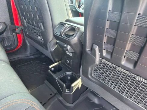 Used 2021 Jeep Gladiator Mojave AWD/4WD image 18