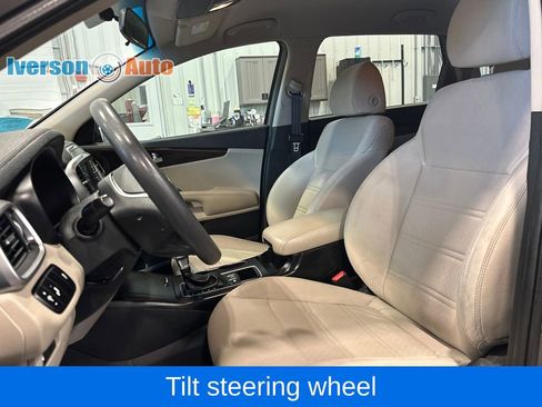 Used 2020 Kia Sorento LX AWD/4WD image 17