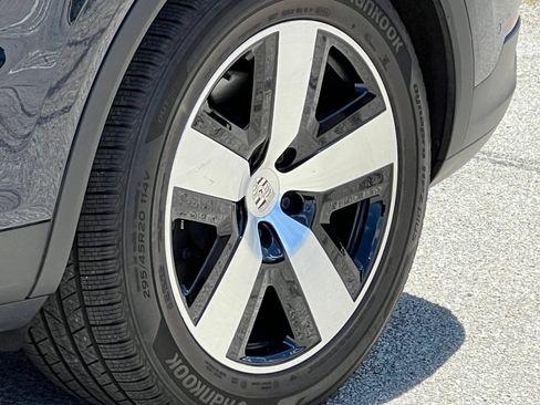 Certified 2024 Porsche Cayenne Coupe AWD/4WD image 12