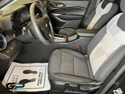 Used 2024 Chevrolet Trax LS w/ LS Convenience Package image 21