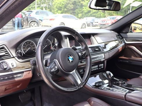 Used 2015 BMW 550i xDrive Sedan AWD/4WD image 16