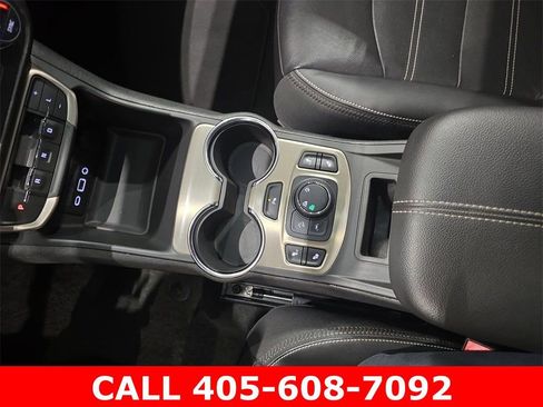 Used 2024 GMC Terrain Denali AWD/4WD image 25