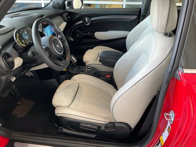 Used 2023 MINI Cooper SE FWD image 3