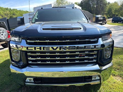 Used 2022 Chevrolet Silverado 3500 LTZ w/ LTZ Premium Package AWD/4WD image 8