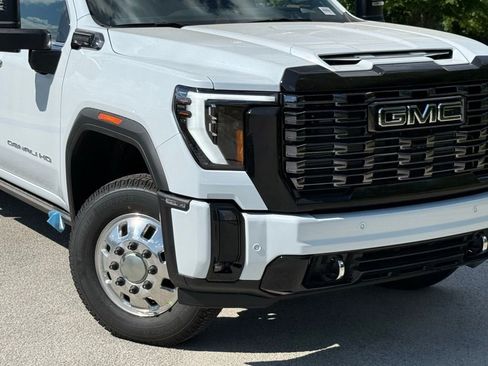New 2026 GMC Sierra 3500 Denali Ultimate AWD/4WD image 6