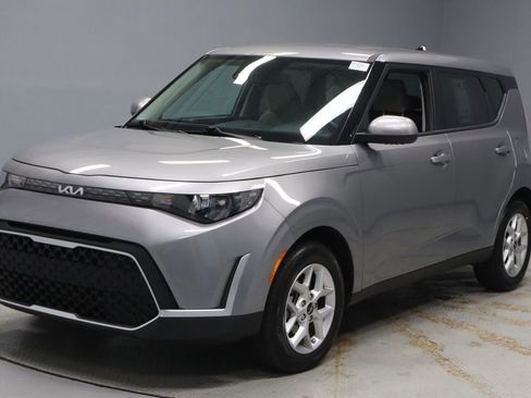 Used 2025 Kia Soul LX w/ LX Technology Package image 6