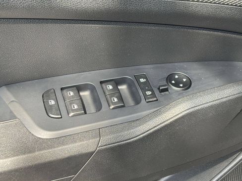 Used 2025 Kia Sportage LX FWD image 18