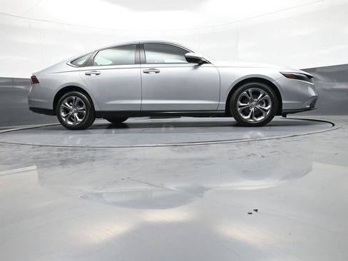 Used 2024 Honda Accord EX image 29