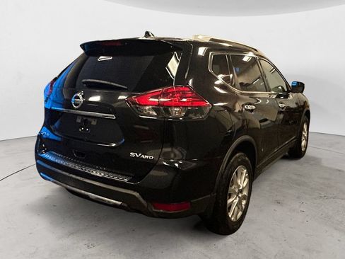 Used 2017 Nissan Rogue SV w/ SV Premium Package AWD/4WD image 6