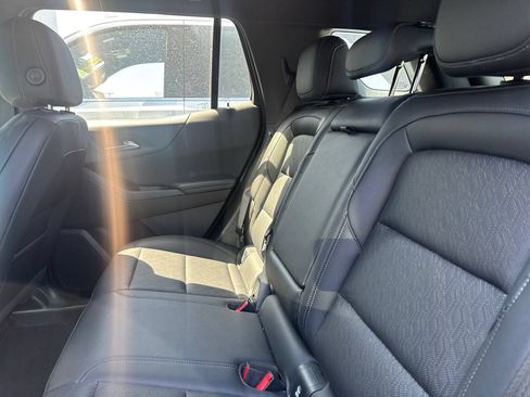 Used 2026 Chevrolet Equinox LT w/ Convenience Package II FWD image 12