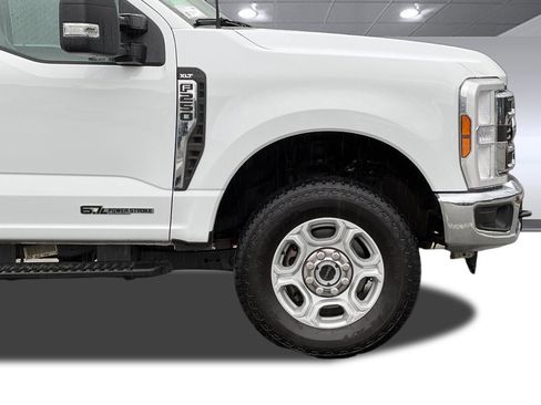Used 2025 Ford F250 XLT w/ FX4 Off-Road Package image 32