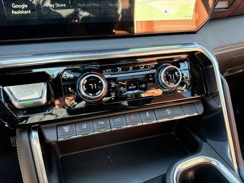 New 2026 GMC Sierra 2500 Denali Ultimate w/ Max Trailering Package image 17