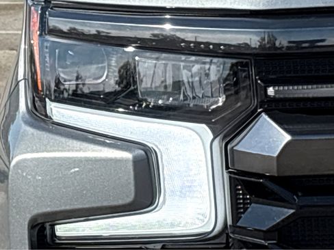 Used 2024 Chevrolet Silverado 1500 ZR2 w/ Technology Package image 21