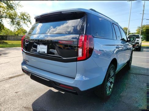 New 2025 Ford Expedition Platinum w/ Stealth Performance Package image 4