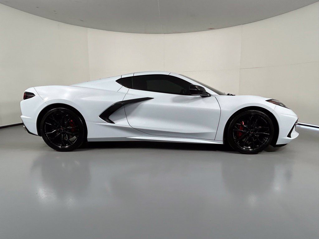 Used 2021 Chevrolet Corvette Stingray Coupe w/ 1LT RWD image 13