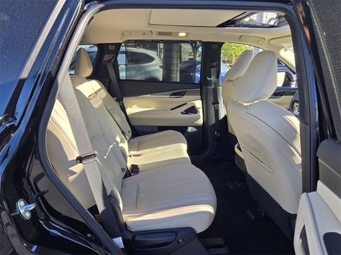 Certified 2025 INFINITI QX60 Luxe w/ Cargo Package image 18