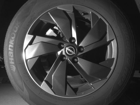 Used 2025 Nissan Rogue SV AWD/4WD image 15