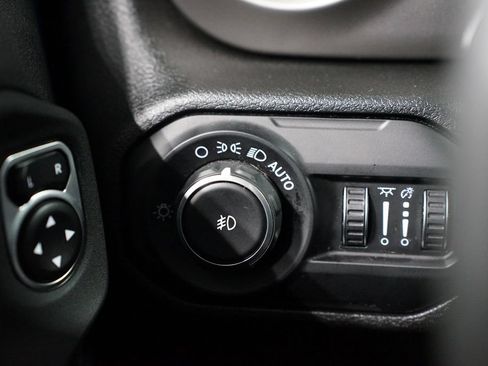 Used 2020 Jeep Wrangler Unlimited Sport S AWD/4WD image 24
