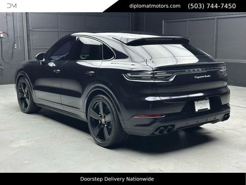 Used 2022 Porsche Cayenne Turbo w/ Performance Package (PG2) image 5