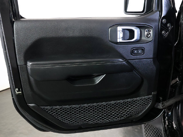 Used 2023 Jeep Wrangler Unlimited Sahara w/ Cold Weather Group AWD/4WD image 26