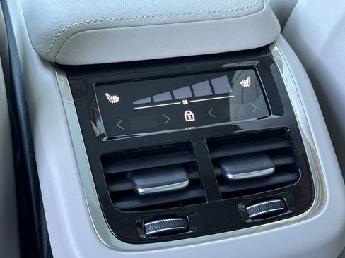New 2026 Volvo XC60 B5 Ultra w/ Climate Package PRO image 13
