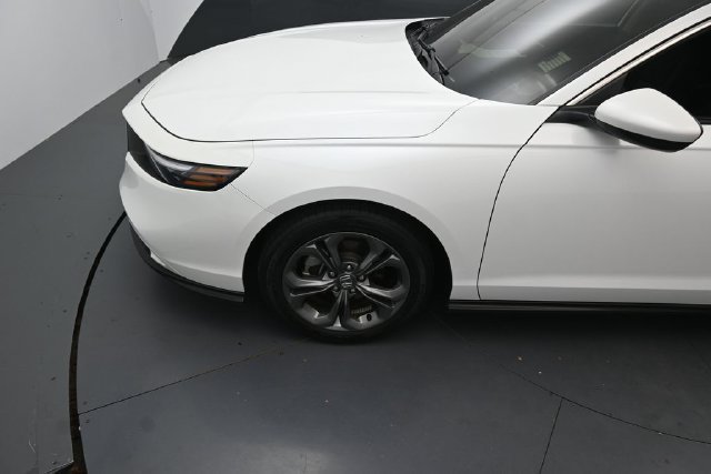 Used 2023 Honda Accord EX image 9