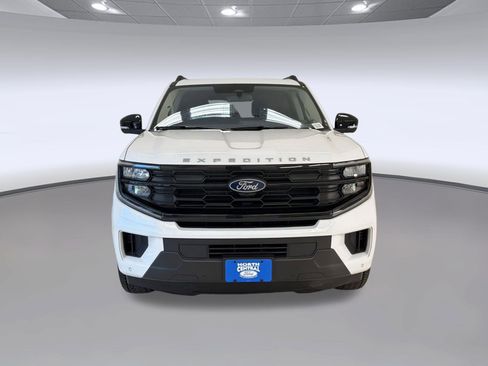 Used 2025 Ford Expedition Active AWD/4WD image 6