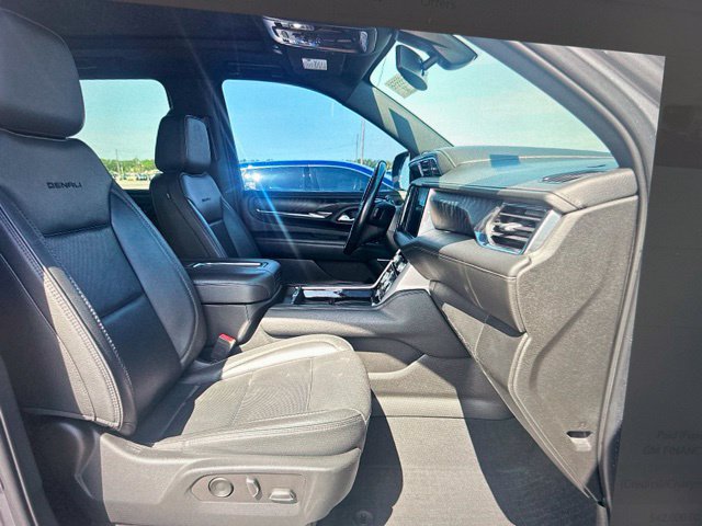 Used 2022 GMC Yukon XL Denali RWD image 17