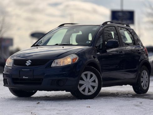 Used 2011 Suzuki SX4 Premium image 1