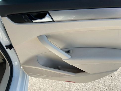 Used 2015 Volkswagen Passat 1.8T S image 24