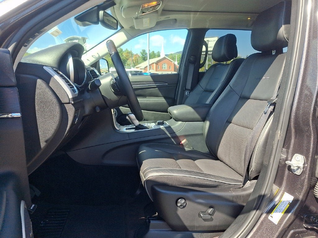 Used 2019 Jeep Grand Cherokee Summit AWD/4WD image 13