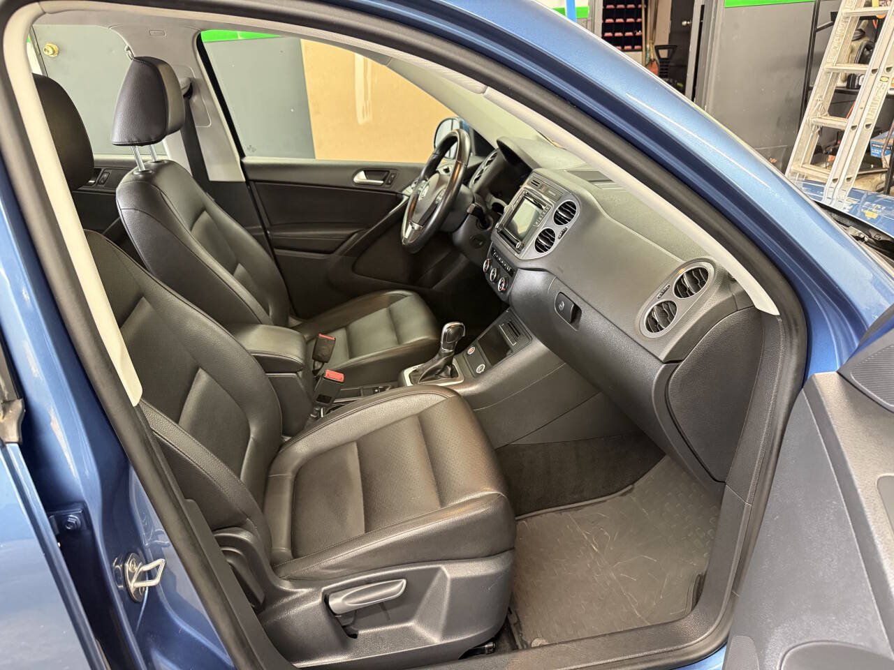 Used 2017 Volkswagen Tiguan S AWD/4WD image 10