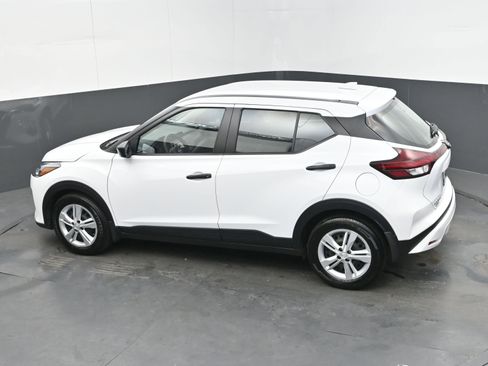 Certified 2025 Nissan Kicks Play S image 33