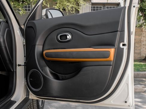 Used 2015 Kia Soul ! w/ Sun & Sound Package image 53