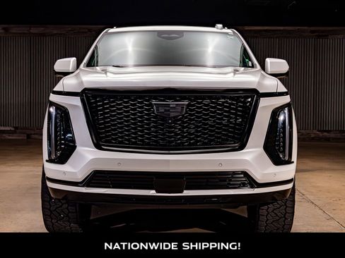 Used 2025 Cadillac Escalade Sport Platinum image 4