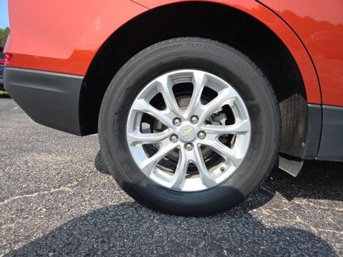 Used 2020 Chevrolet Equinox LS w/ LS Convenience Package AWD/4WD image 12