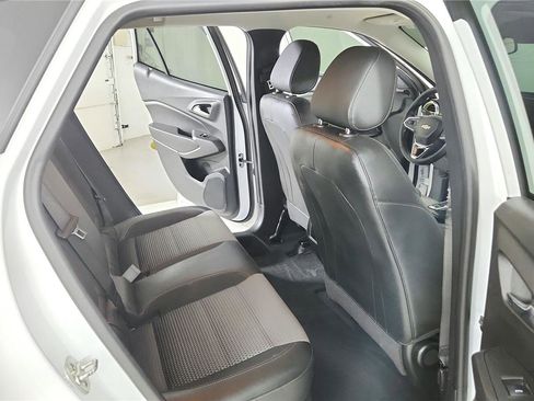 Used 2025 Chevrolet Trax LT w/ Driver Confidence Package FWD image 18