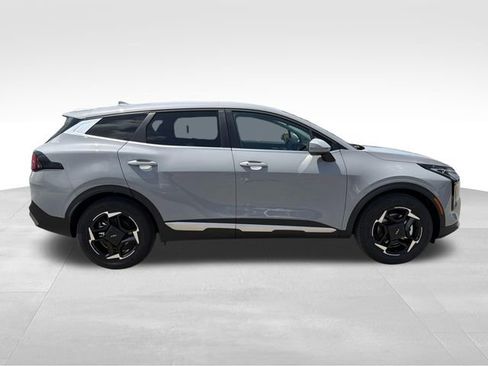 New 2026 Kia Sportage EX FWD image 8