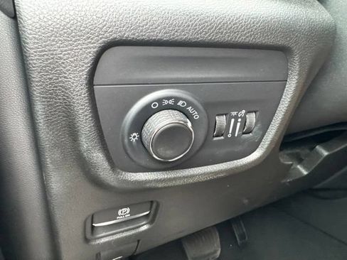 Used 2024 Jeep Grand Cherokee Altitude AWD/4WD image 29