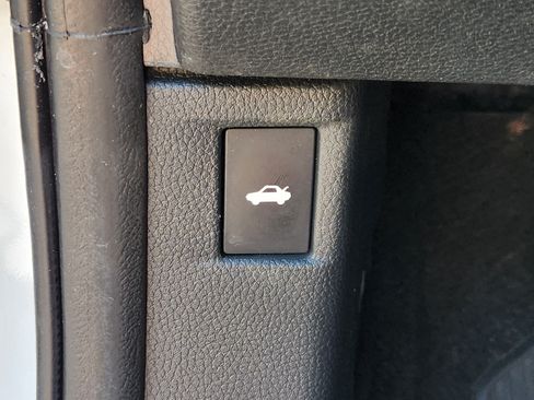 Certified 2023 Honda Accord EX image 25