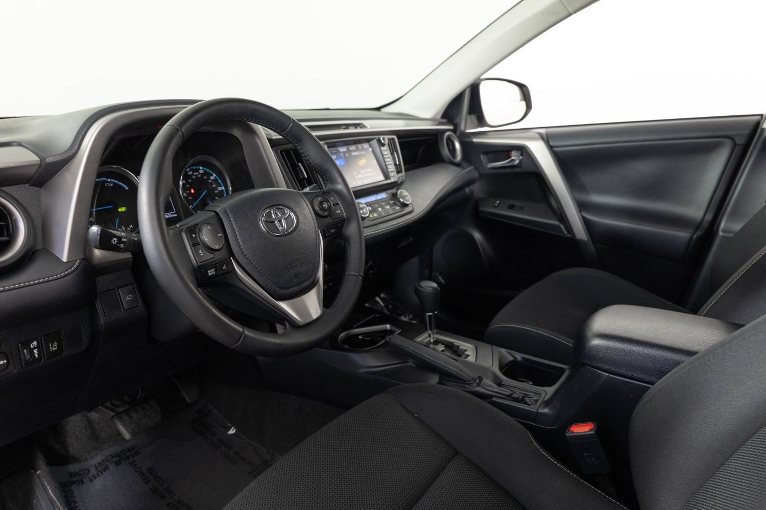 Used 2018 Toyota RAV4 XLE w/ Carpet Mat Package AWD/4WD image 12