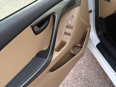 Used 2013 Hyundai Elantra GLS image 25