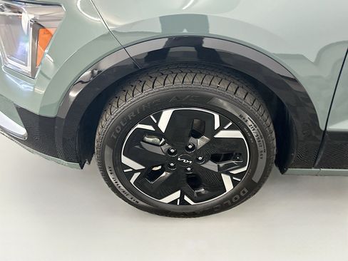 Used 2024 Kia Niro Wind FWD image 11