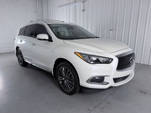 Used 2019 INFINITI QX60 Luxe w/ Sensory Package FWD image 3